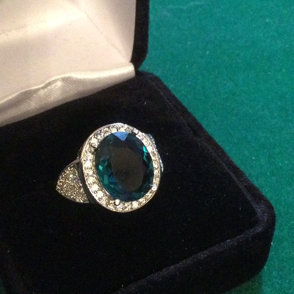 Elegant London Blue Topaz Ring - Picture 10 of 11